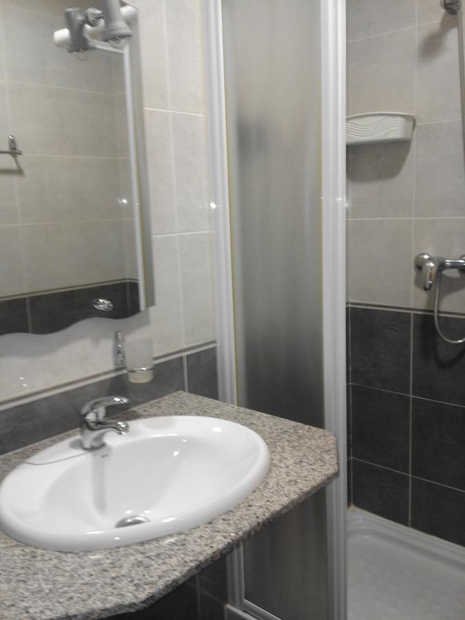 Hostal Restaurante Vial Ourense Bagian luar foto