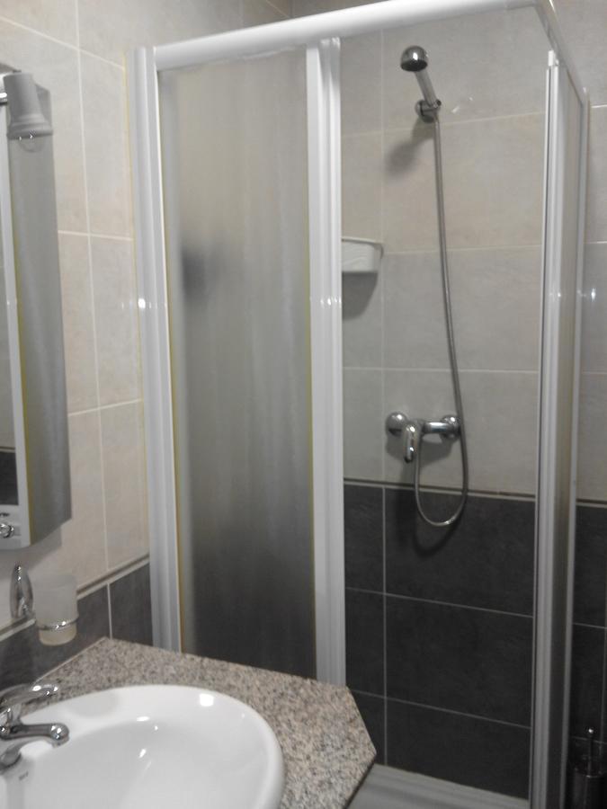 Hostal Restaurante Vial Ourense Bagian luar foto