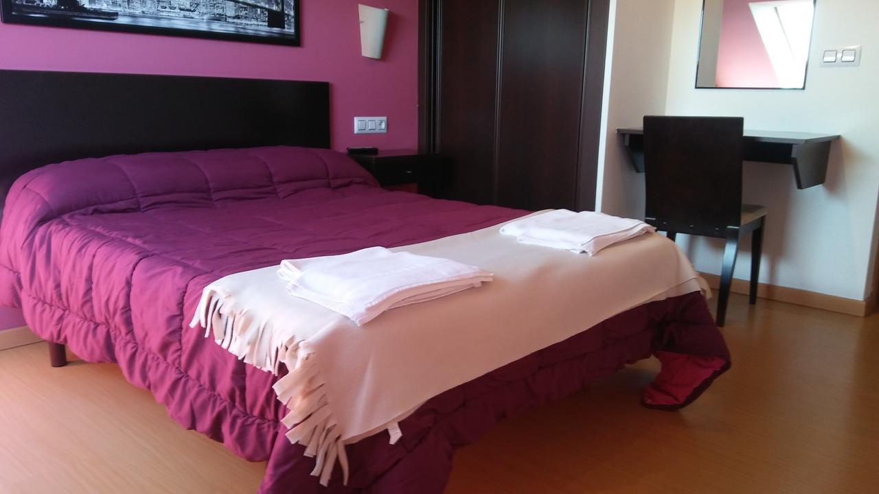 Hostal Restaurante Vial Ourense Bagian luar foto