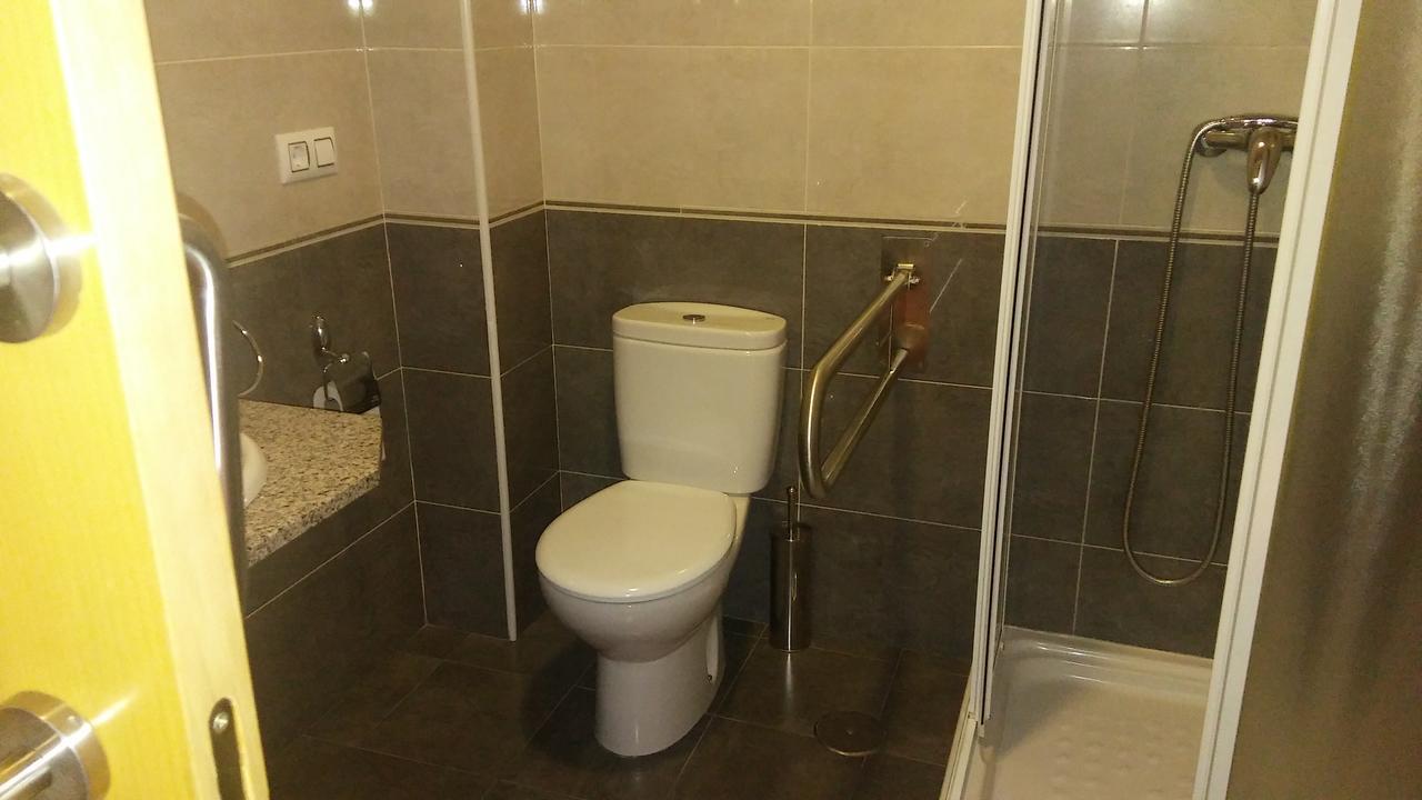 Hostal Restaurante Vial Ourense Bagian luar foto
